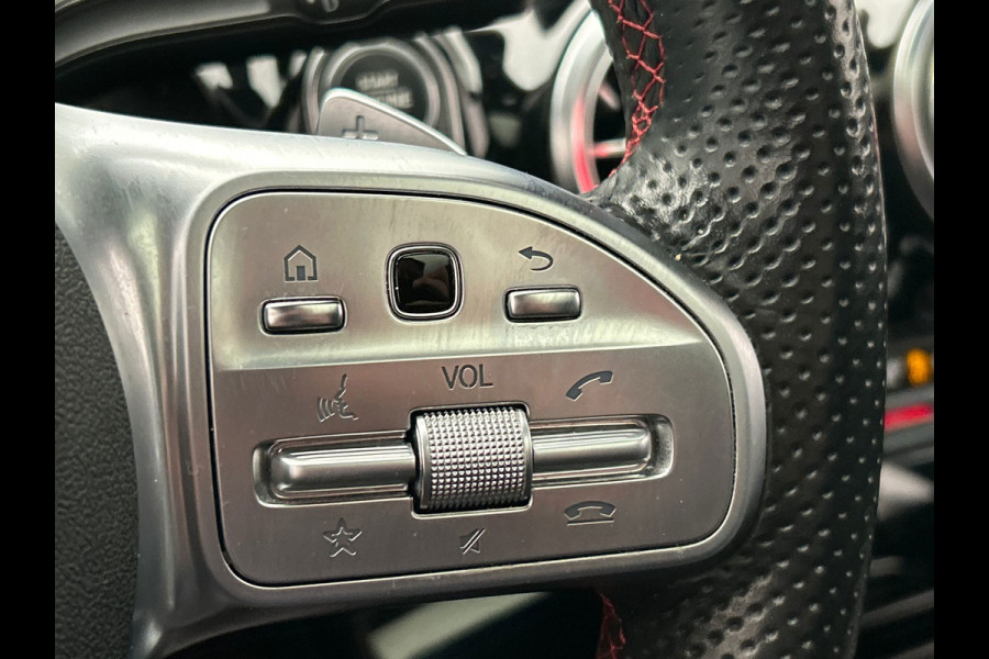 Mercedes-Benz A-Klasse 200 Business Solution AMG | Pano/Dak | Widescreen | Stoelverwarming | Camera