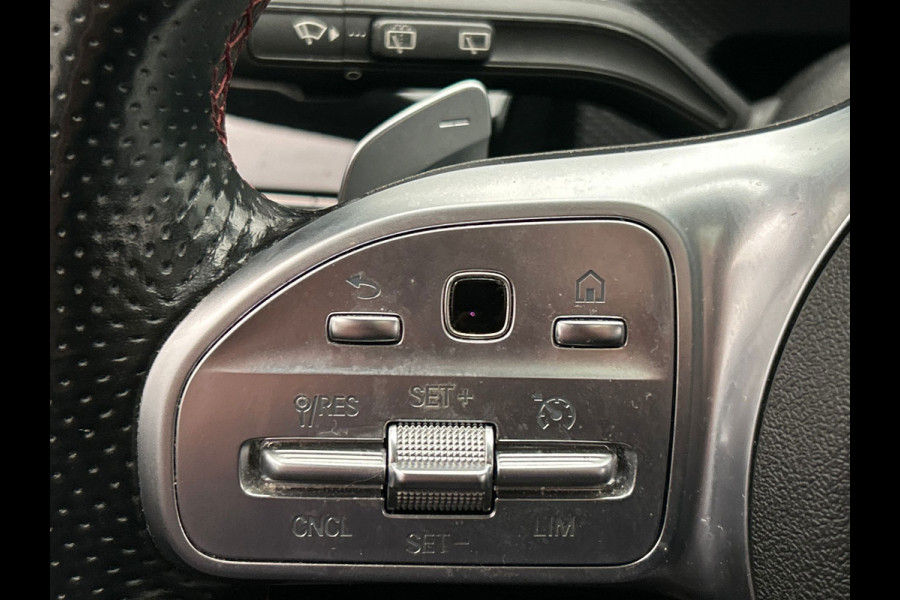 Mercedes-Benz A-Klasse 200 Business Solution AMG | Pano/Dak | Widescreen | Stoelverwarming | Camera