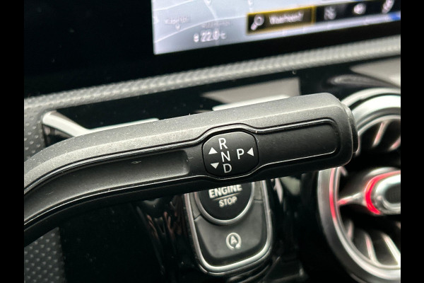 Mercedes-Benz A-Klasse 200 Business Solution AMG | Pano/Dak | Widescreen | Stoelverwarming | Camera