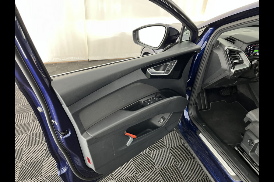 Audi Q4 e-tron 40 Advanced edition 77 kWh [ 3-Fase ] {SOH-92%} (INCL.BTW) Aut.*HEAT-PUMP | NAVI-FULLMAP | MATRIX-LED | KEYLESS | AUDI-SOUND |  DIGI-COCKPIT | DAB | CARPLAY | HEATED-SPORTSEATS | PRIVACYGLASS | CRUISE | 19''ALU*