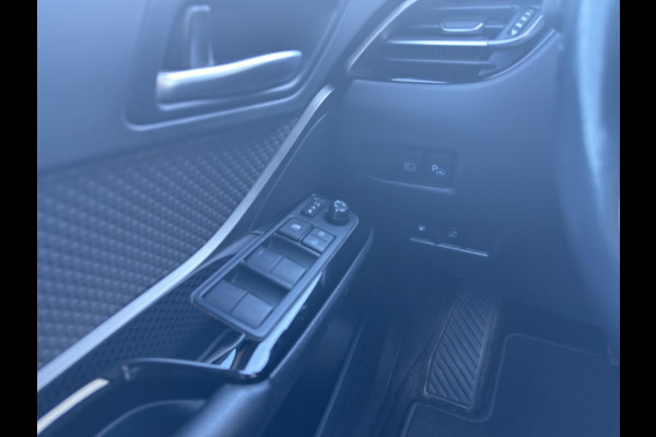 Toyota C-HR 1.8 Hybrid Executive | Leer | JBL | Camera  Led | Afneembare Trekhaak | Bi-Tone
