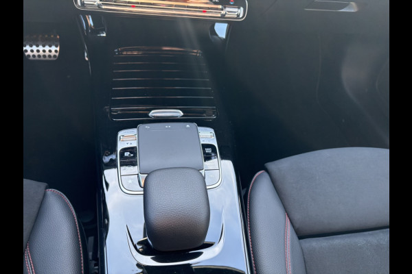 Mercedes-Benz CLA-Klasse Shooting Brake 180 d Business Solution AMG DAB Camera Stoelverwarming