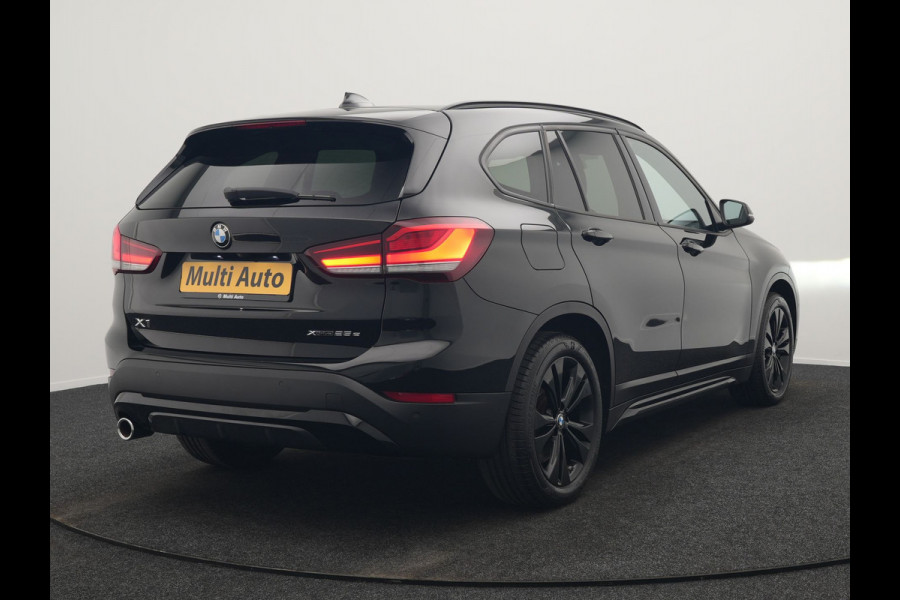 BMW X1 xDrive25e Sportline Plug In Hybrid 221pk Dealer O.H. PHEV | Sportstoelen Verwarmd | Camera | Sfeerverlichting | LED Koplampen | Navigatie | DAB | Cruise Control |