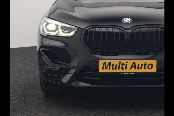 BMW X1 xDrive25e Sportline Plug In Hybrid 221pk Dealer O.H. PHEV | Sportstoelen Verwarmd | Camera | Sfeerverlichting | LED Koplampen | Navigatie | DAB | Cruise Control |