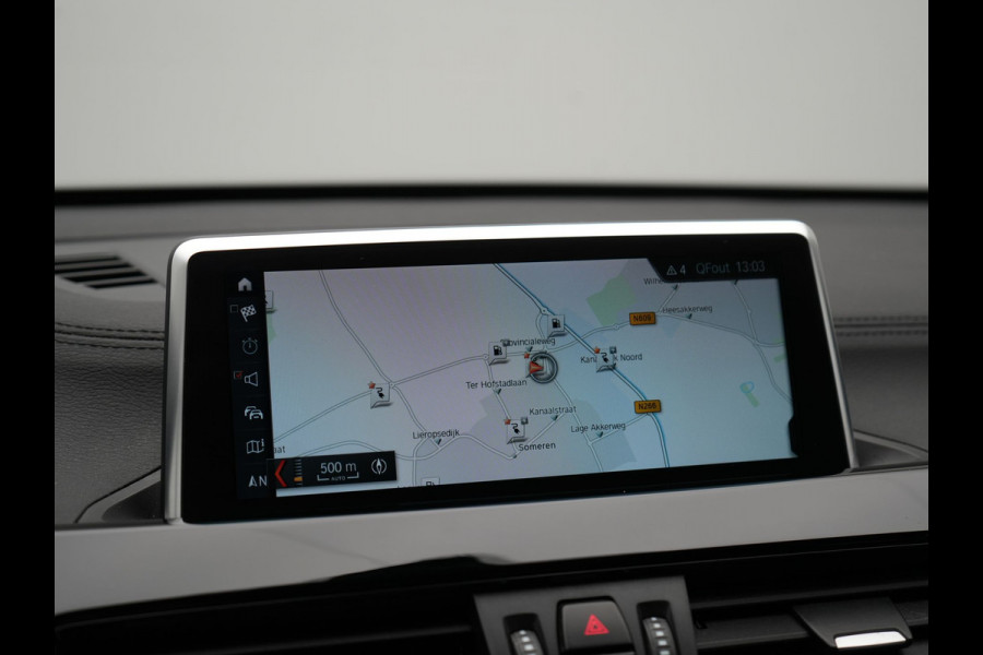 BMW X1 xDrive25e Sportline Plug In Hybrid 221pk Dealer O.H. PHEV | Sportstoelen Verwarmd | Camera | Sfeerverlichting | LED Koplampen | Navigatie | DAB | Cruise Control |