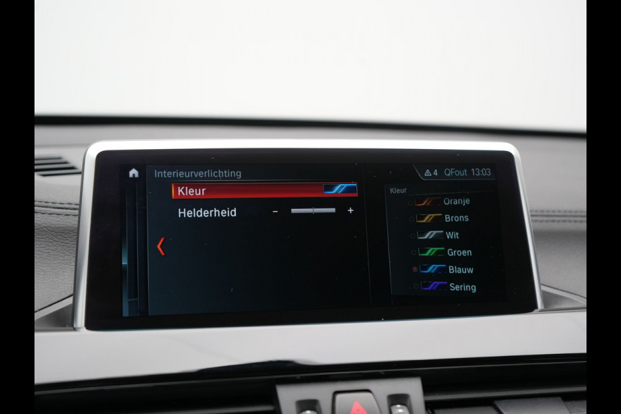 BMW X1 xDrive25e Sportline Plug In Hybrid 221pk Dealer O.H. PHEV | Sportstoelen Verwarmd | Camera | Sfeerverlichting | LED Koplampen | Navigatie | DAB | Cruise Control |