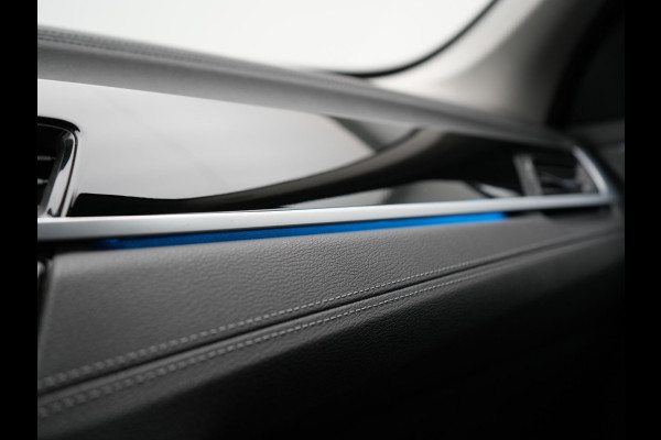 BMW X1 xDrive25e Sportline Plug In Hybrid 221pk Dealer O.H. PHEV | Sportstoelen Verwarmd | Camera | Sfeerverlichting | LED Koplampen | Navigatie | DAB | Cruise Control |