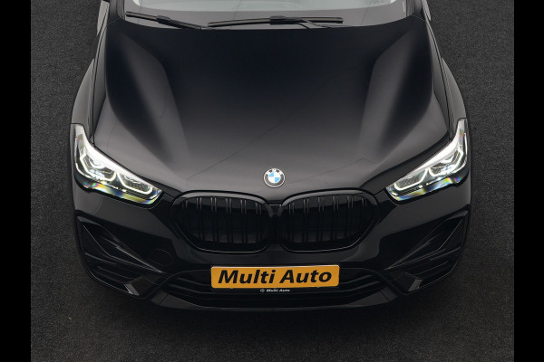 BMW X1 xDrive25e Sportline Plug In Hybrid 221pk Dealer O.H. PHEV | Sportstoelen Verwarmd | Camera | Sfeerverlichting | LED Koplampen | Navigatie | DAB | Cruise Control |