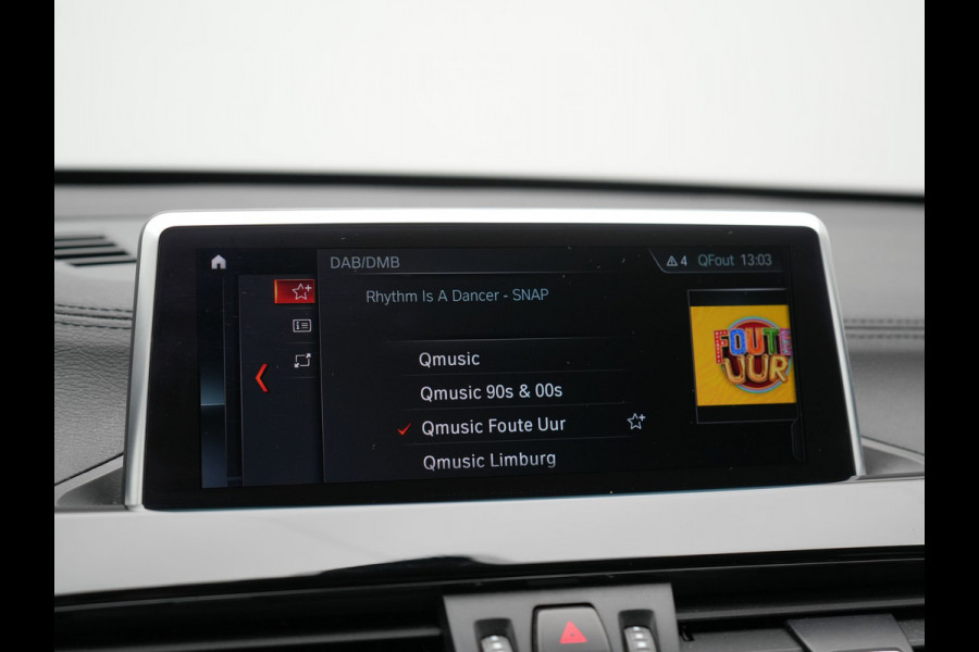 BMW X1 xDrive25e Sportline Plug In Hybrid 221pk Dealer O.H. PHEV | Sportstoelen Verwarmd | Camera | Sfeerverlichting | LED Koplampen | Navigatie | DAB | Cruise Control |