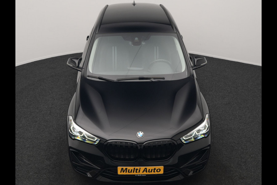 BMW X1 xDrive25e Sportline Plug In Hybrid 221pk Dealer O.H. PHEV | Sportstoelen Verwarmd | Camera | Sfeerverlichting | LED Koplampen | Navigatie | DAB | Cruise Control |