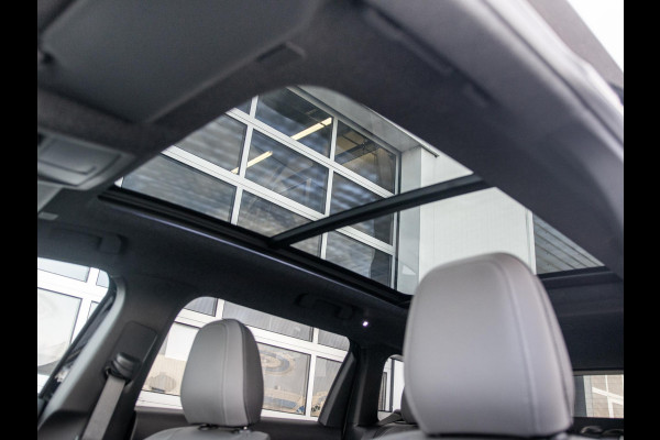 Jeep Compass First Edition 74 kWh | Adapt. Cruise | Camera | Carplay | 20" | Elektr. A-Klep | Navi | Winter Pack | Schuif/Kanteldak | Premium Pack | Conv. Pack | Warmtepomp