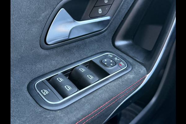 Mercedes-Benz A-Klasse 180 Business Solution AMG Night Upgrade | Panoramadak | Stoelverwarming