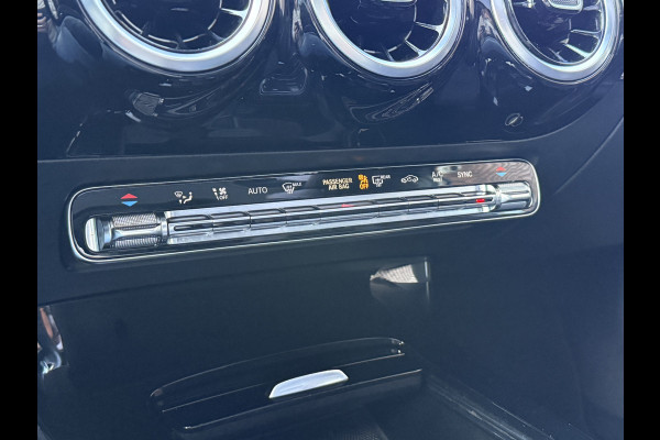 Mercedes-Benz A-Klasse 180 Business Solution AMG Night Upgrade | Panoramadak | Stoelverwarming