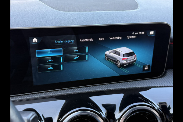 Mercedes-Benz A-Klasse 180 Business Solution AMG Night Upgrade | Panoramadak | Stoelverwarming