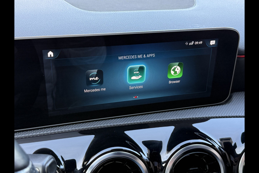 Mercedes-Benz A-Klasse 180 Business Solution AMG Night Upgrade | Panoramadak | Stoelverwarming