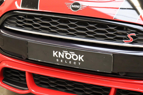 MINI Hatchback Cooper S Knightsbridge Edition Automaat 3 deurs / Panoramadak / Navigatiesysteem Plus / Leder / Harman Kardon / Stoelverwarming / LED / Head-Up Display / JCW Exterieur / 17 Inch / Extra Getint Glas / Parkeersensoren