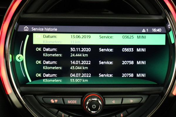 MINI Hatchback Cooper S Knightsbridge Edition Automaat 3 deurs / Panoramadak / Navigatiesysteem Plus / Leder / Harman Kardon / Stoelverwarming / LED / Head-Up Display / JCW Exterieur / 17 Inch / Extra Getint Glas / Parkeersensoren