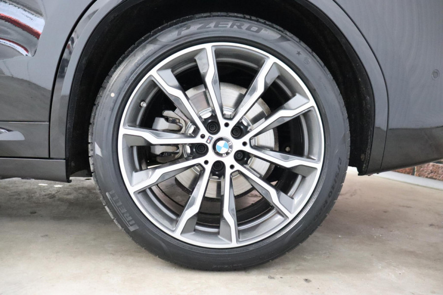 BMW X3 xDrive20i High Executive M Sport Pakket Automaat / Panoramadak / Trekhaak / Leder / Driving Assistant / Navigatie Professional / Head-Up Display / Stoelverwarming / Chrome Line / Hifi / Active Protection / Uitgebreide LED-koplampen / 20 Inch / Multifunctioneel Instrumentendisplay