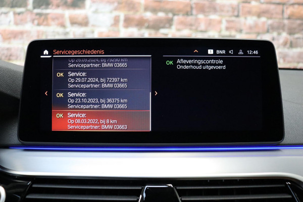 BMW 5 Serie Touring 520i High Executive M Sport Pakket Automaat / Panoramadak / Trekhaak / Comfortstoelen / Laserlight / Adaptieve Cruise Control / Parkeerhulpsysteem / Hifi / Live Cockpit Professional / Shadow Line / Stoelverwarming / Extra Getint Glas