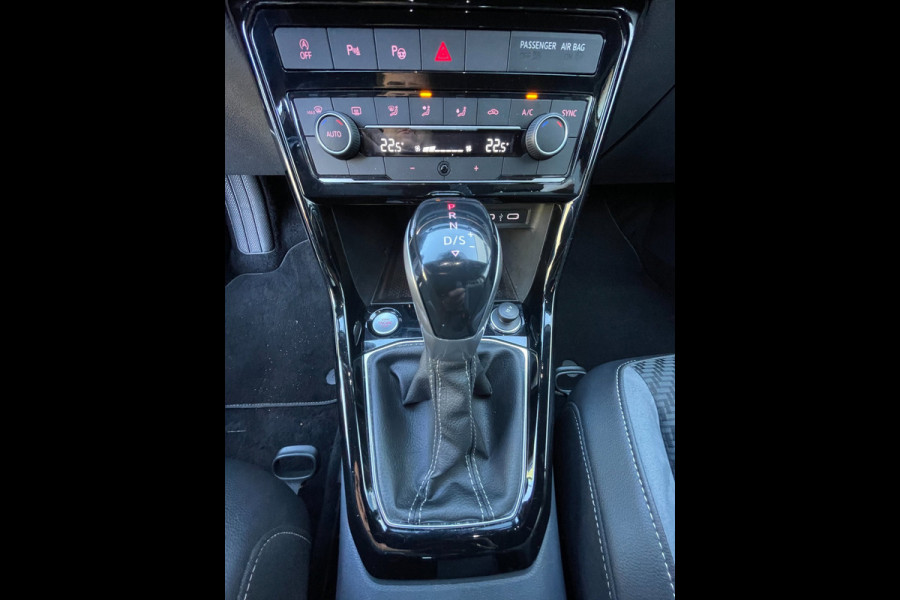 Volkswagen T-Cross 1.0 TSI R-Line | Org. NL-auto | vol met opties!