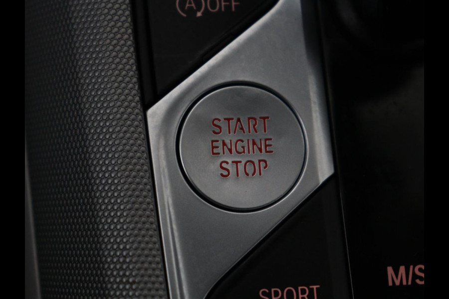 BMW 3-serie 320i Executive Edition | Panoramadak | Carplay | Navigatie | Live Cockpit | Full LED | Parkeerhulp | Cruise control | Climate control