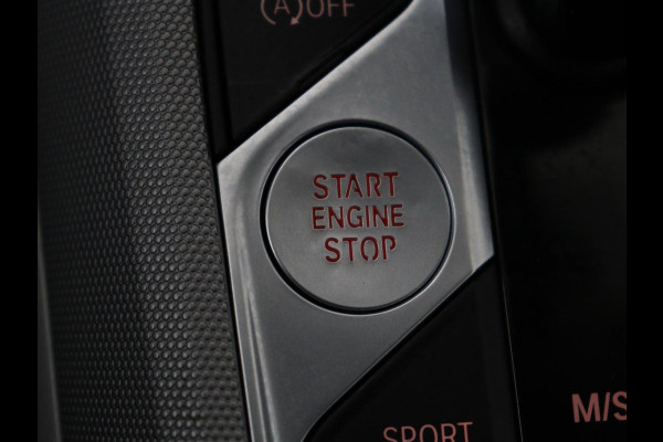 BMW 3-serie 320i Executive Edition | Panoramadak | Carplay | Navigatie | Live Cockpit | Full LED | Parkeerhulp | Cruise control | Climate control