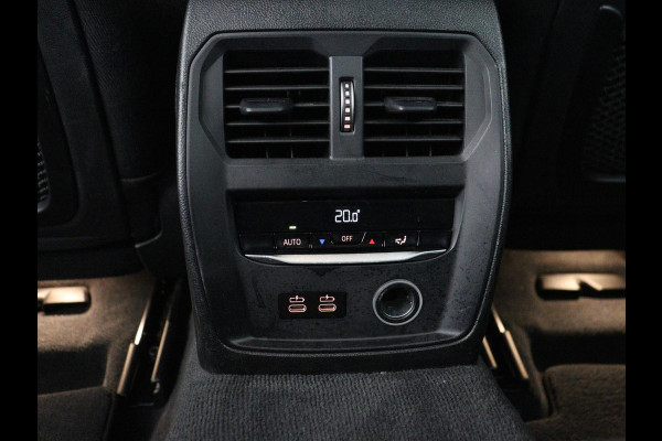 BMW 3-serie 320i Executive Edition | Panoramadak | Carplay | Navigatie | Live Cockpit | Full LED | Parkeerhulp | Cruise control | Climate control