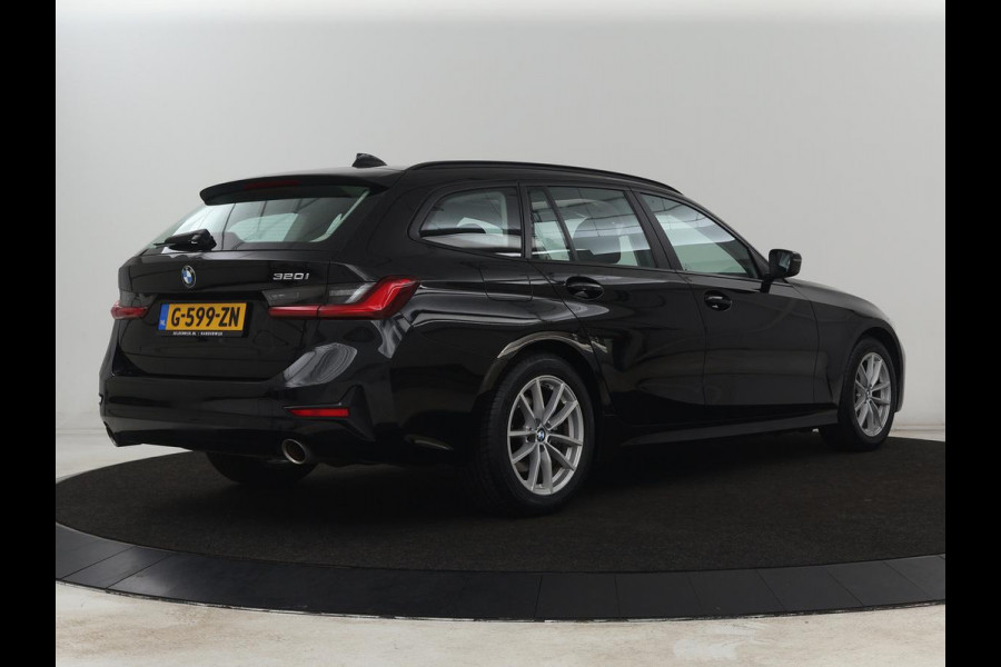 BMW 3-serie 320i Executive Edition | Panoramadak | Carplay | Navigatie | Live Cockpit | Full LED | Parkeerhulp | Cruise control | Climate control