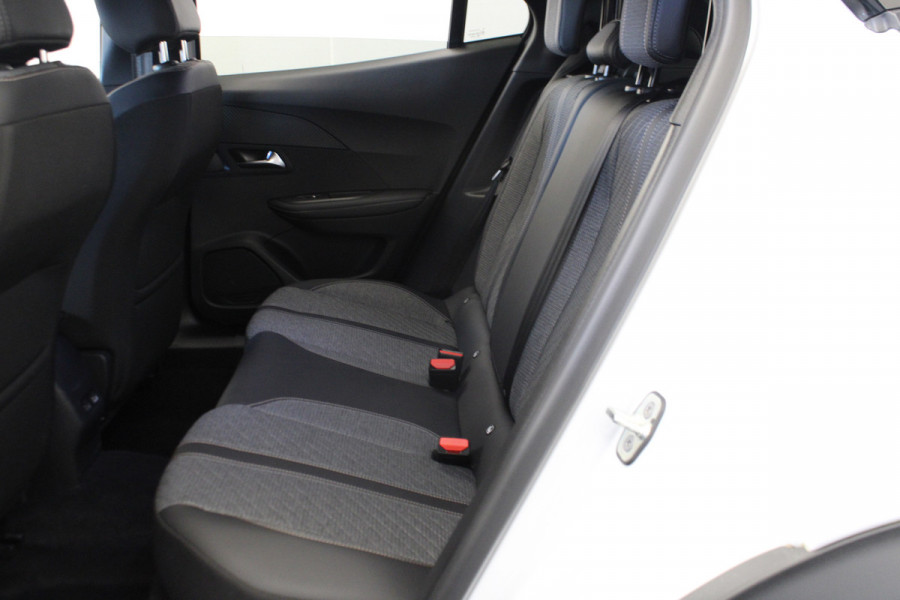 Peugeot 2008 1.2 PureTech 130 Allure |Stoelverw.|Camera|Navi| *Pasen Geopend!*