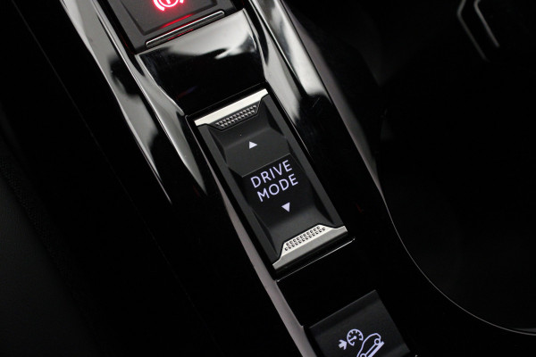 Peugeot 2008 1.2 PureTech 130 Allure |Stoelverw.|Camera|Navi| *Pasen Geopend!*