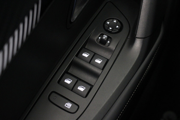 Peugeot 2008 1.2 PureTech 130 Allure |Stoelverw.|Camera|Navi| *Pasen Geopend!*