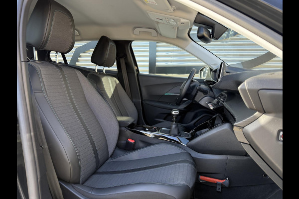 Peugeot 2008 1.2 PureTech Blue Lease Allure 1e Eigenaar|Navi|Camera|D-riem v v in 2025|Clima|Cruise|Stoelverwarming|N.A.P|APK tot 02-2027
