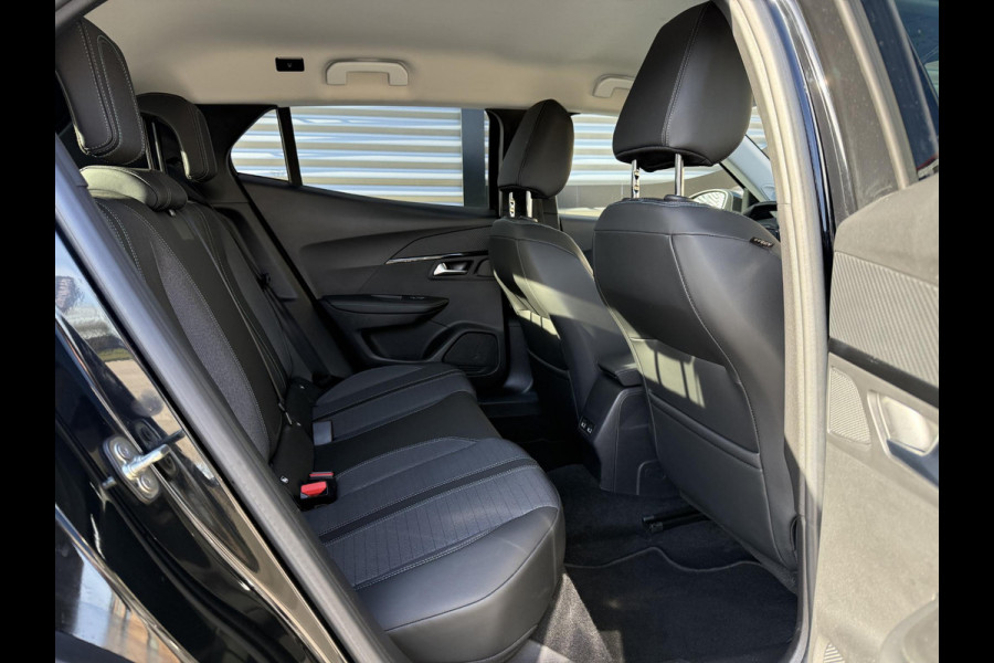 Peugeot 2008 1.2 PureTech Blue Lease Allure 1e Eigenaar|Navi|Camera|D-riem v v in 2025|Clima|Cruise|Stoelverwarming|N.A.P|APK tot 02-2027