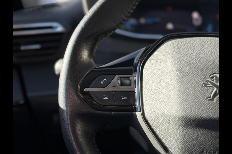 Peugeot 2008 1.2 PureTech Blue Lease Allure 1e Eigenaar|Navi|Camera|D-riem v v in 2025|Clima|Cruise|Stoelverwarming|N.A.P|APK tot 02-2027