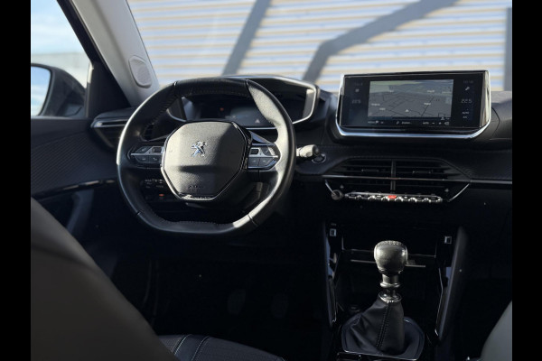Peugeot 2008 1.2 PureTech Blue Lease Allure 1e Eigenaar|Navi|Camera|D-riem v v in 2025|Clima|Cruise|Stoelverwarming|N.A.P|APK tot 02-2027