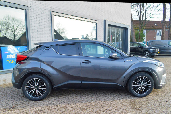 Toyota C-HR 1.8 Hybrid Style | Verwarmde stoelen (voor)| Navigatie+ camera