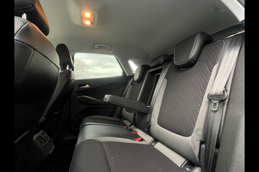 Opel Grandland X 1.2 Turbo Executive, Airco, CarPlay, Cruise, Lane Assist, Trekhaak, PDC, NAP
