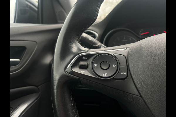 Opel Grandland X 1.2 Turbo Executive, Airco, CarPlay, Cruise, Lane Assist, Trekhaak, PDC, NAP