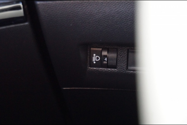 Peugeot 2008 131PK Allure AUTOM. | TREKHAAK | EL. CLIMATE | SENSOREN