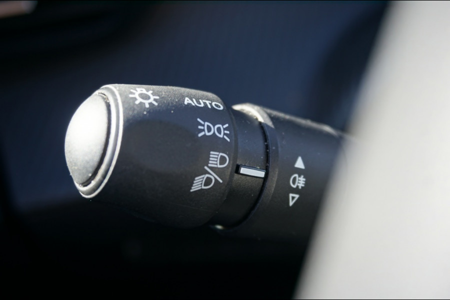 Peugeot 2008 131PK Allure AUTOM. | TREKHAAK | EL. CLIMATE | SENSOREN