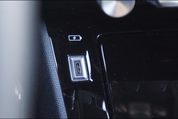 Peugeot 2008 131PK Allure AUTOM. | TREKHAAK | EL. CLIMATE | SENSOREN