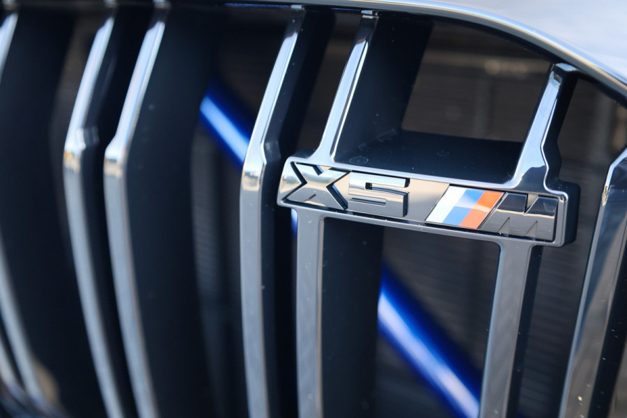 BMW X5 M Competition | VOL! | B&W | MASSAGE | HUD | SKYLOUNGE | STAGE 2 | 360 | REAR ENTERTAINMENT ELEK TREKHAAK | MEMORY | KEYLESS |