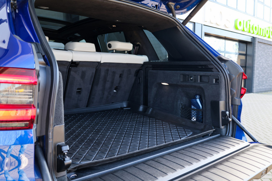 BMW X5 M Competition | VOL! | B&W | MASSAGE | HUD | SKYLOUNGE | STAGE 2 | 360 | REAR ENTERTAINMENT ELEK TREKHAAK | MEMORY | KEYLESS |