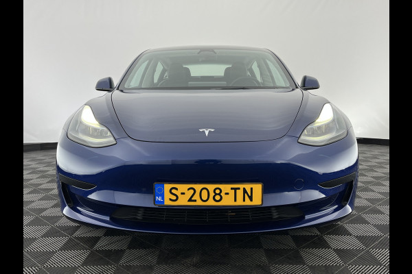 Tesla Model 3 Standard RWD Plus 60 kWh [ 3-Fase-11kW ] {SOH-92%} (INCL-BTW) Aut. *PANO | AUTOPILOT | LEATHER | KEYLESS | FULL-LED | MEMORY-PACK | TOPVIEW | DAB | CARPLAY | DIGI-COCKPIT | LANE-ASSIST | COMFORTSEATS | 19"ALU*