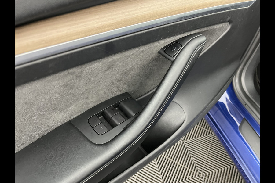 Tesla Model 3 Standard RWD Plus 60 kWh [ 3-Fase-11kW ] {SOH-92%} (INCL-BTW) Aut. *PANO | AUTOPILOT | LEATHER | KEYLESS | FULL-LED | MEMORY-PACK | TOPVIEW | DAB | CARPLAY | DIGI-COCKPIT | LANE-ASSIST | COMFORTSEATS | 19"ALU*