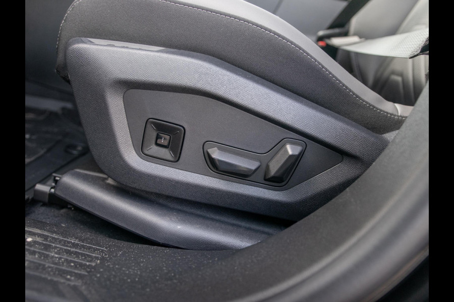 Jeep Compass First Edition 74 kWh | Adapt. Cruise | Camera | Carplay | 20" | Elektr. A-Klep | Navi | Winter Pack | Schuif/Kanteldak | Premium Pack | Conv. Pack | Warmtepomp