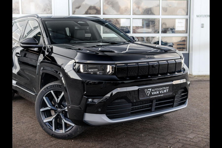 Jeep Compass First Edition 74 kWh | Adapt. Cruise | Camera | Carplay | 20" | Elektr. A-Klep | Navi | Winter Pack | Schuif/Kanteldak | Premium Pack | Conv. Pack | Warmtepomp