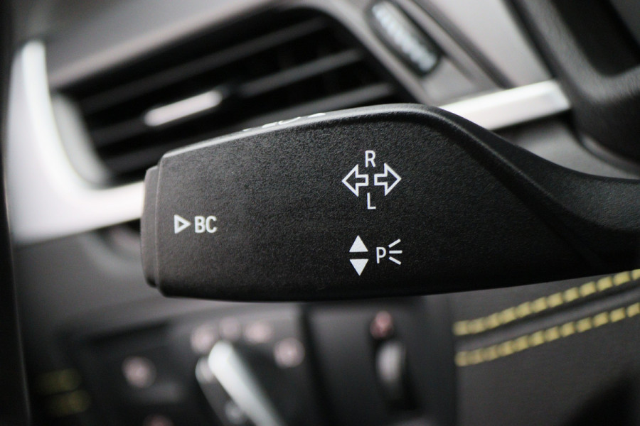 BMW X2 xDrive25e Business Edition Plus M-Kuipstoelen, Head-Up, Leer, Cruise, LED, Bluetooth, Navigatie, PDC, 19''