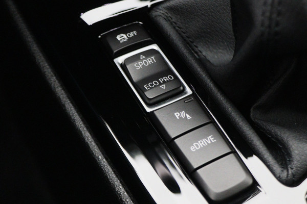 BMW X2 xDrive25e Business Edition Plus M-Kuipstoelen, Head-Up, Leer, Cruise, LED, Bluetooth, Navigatie, PDC, 19''