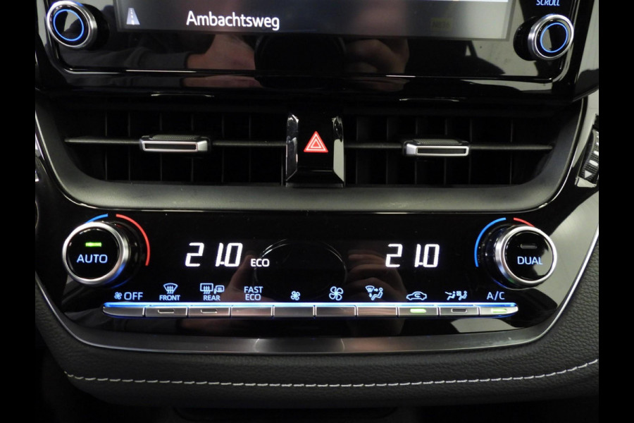 Toyota Corolla Touring Sports 2.0 Hybrid Dynamic NAVI/CAMERA/CLIMA/17"LMV!